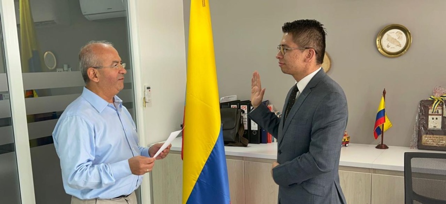 Juan David Mejía Gómez tomó posesión como nuevo vicecónsul en Aruba